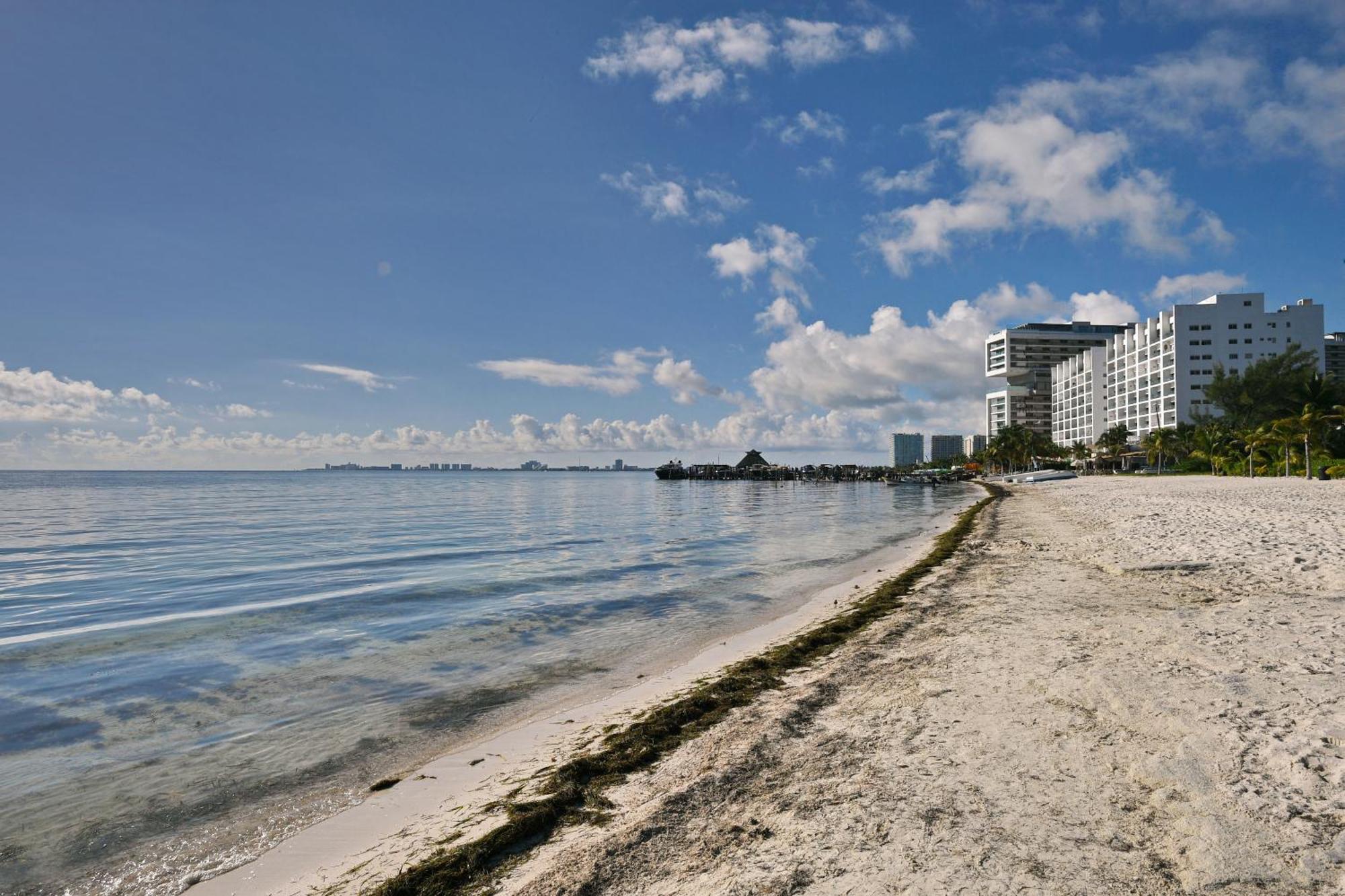 Beachfront Apartment Blue Vista Cancun Exterior photo